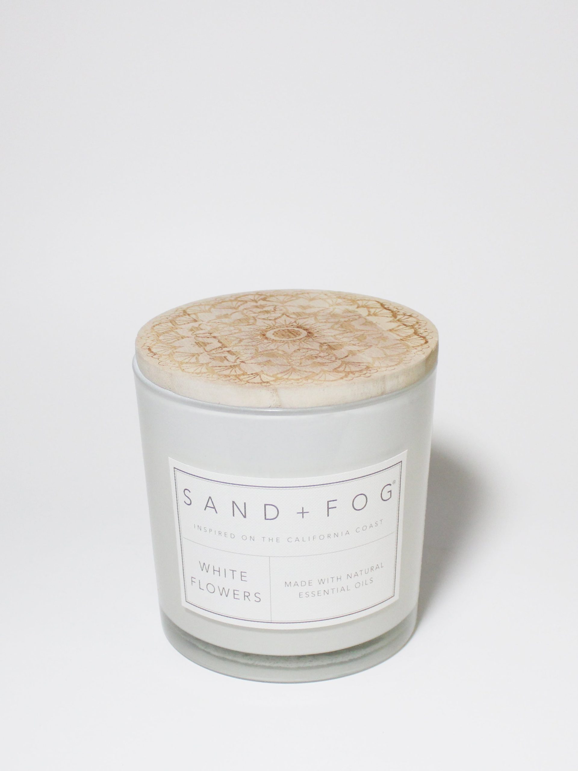 Sand Fog White Flowers 21 oz scented candle